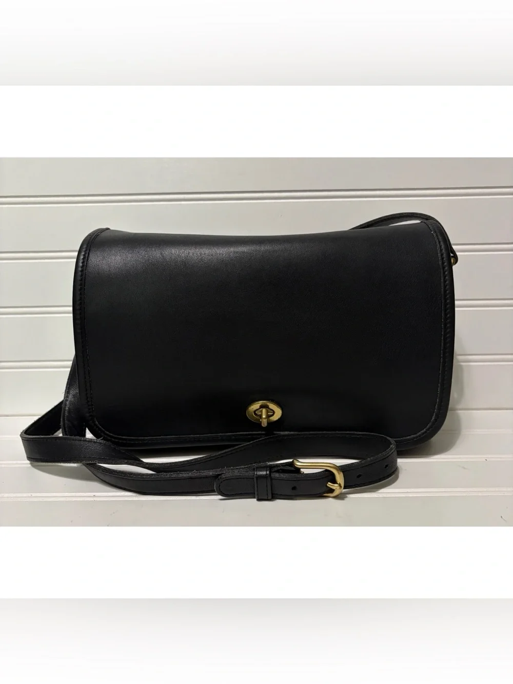 COACH Vintage Ridgefield Black Leather Flap Crossbody Shoulder Bag Purse 9812